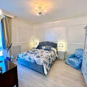 https://ghibellines-apartments.hotelinveneto.com